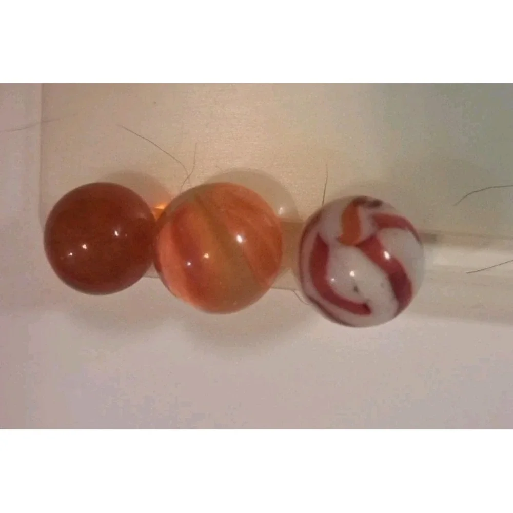 Lot Of 16 Estate Sale Marbles  Including One  Shooter.‎  All UV Reactive